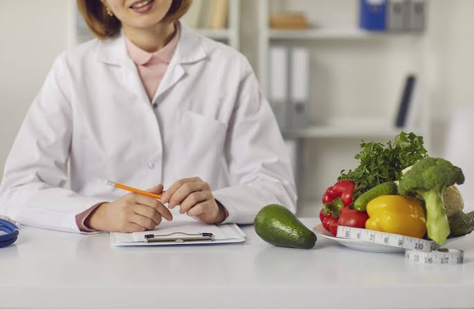 التغذية الذكية أثناء العمل.. ما هي؟ وما أهدافها؟